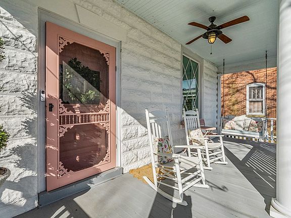 3rd image of 509 Monroe Ave