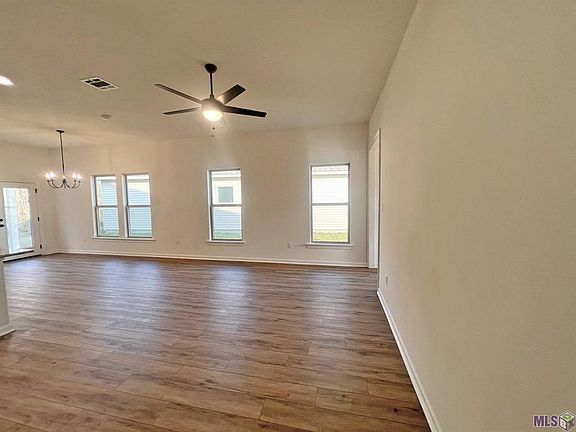 3rd image of 3725 Retreat Dr