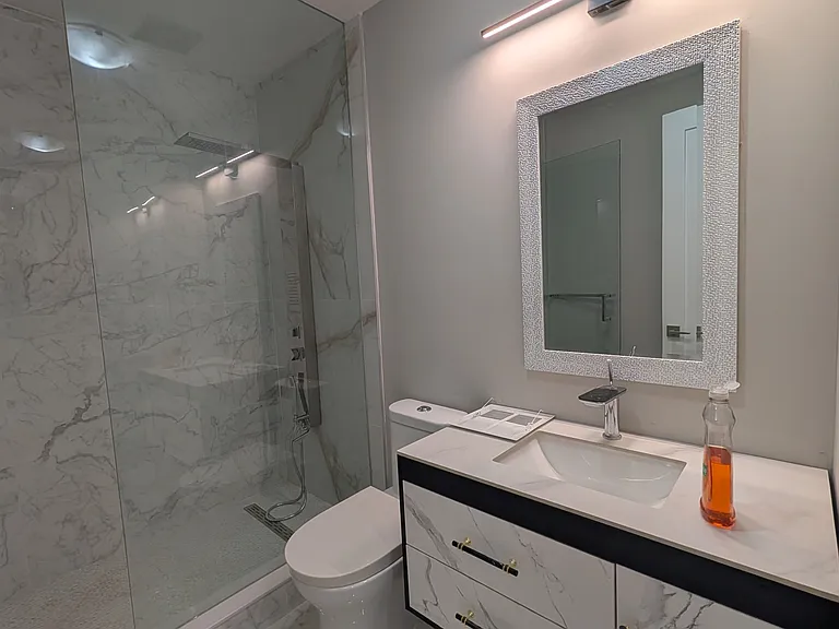 2099 Dufferin St #2 — Photo 8