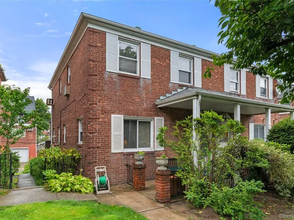 17519 74th Avenue, Fresh Meadows, NY 11366