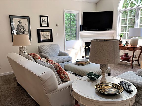 2nd image of 112 Saint Martin Dr
