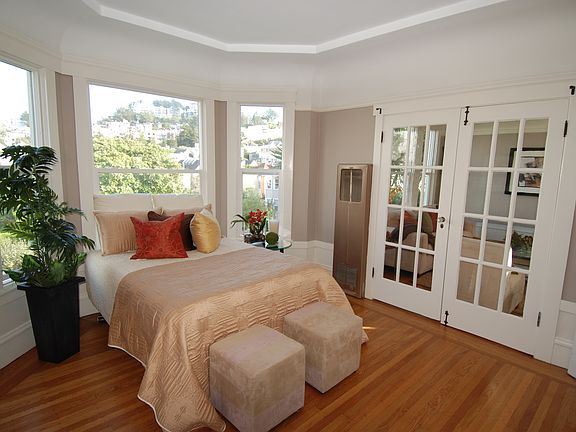 3rd image of 1120 Shrader St APT 2