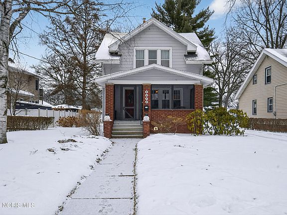 2nd image of 2352 Castlewood Dr