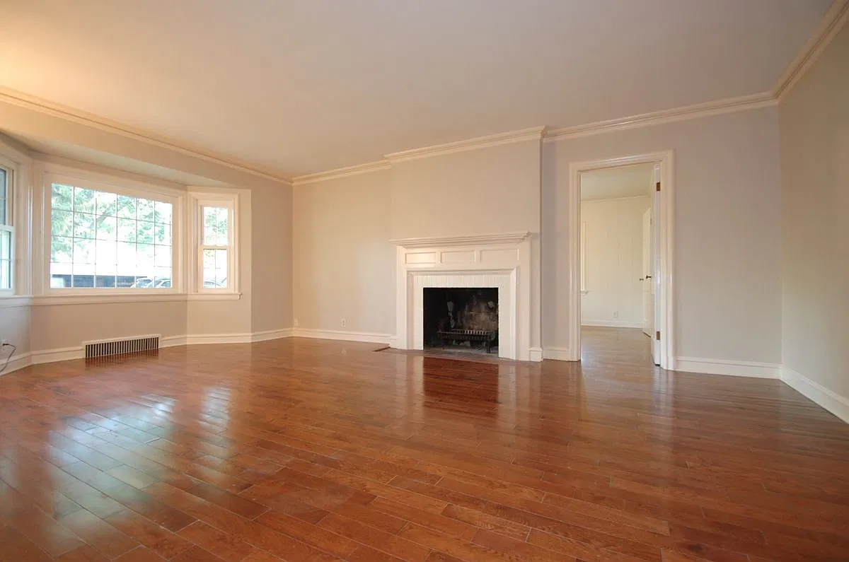 4 bed, 2.0 bath, 2285 sqft, $2,200 — Photo 3