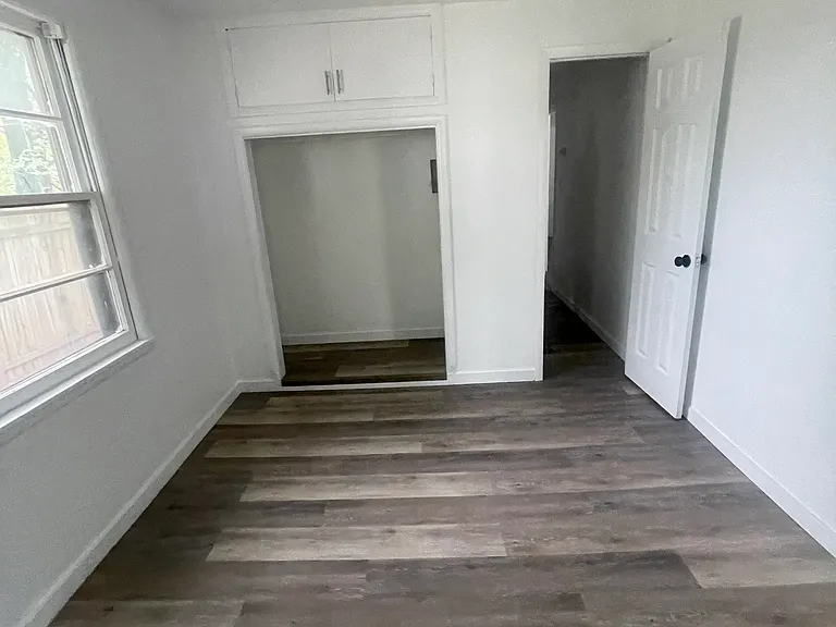 11 N Howard St — Photo 8