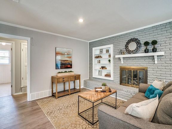 4th image of 3813 Fenton Ave