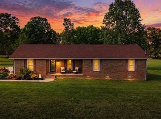 3090 Rock Creek Rd, Estill Springs, TN 37330