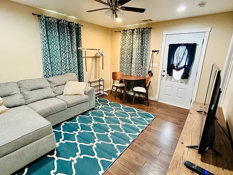 1207 W Missouri Ave — Photo 5