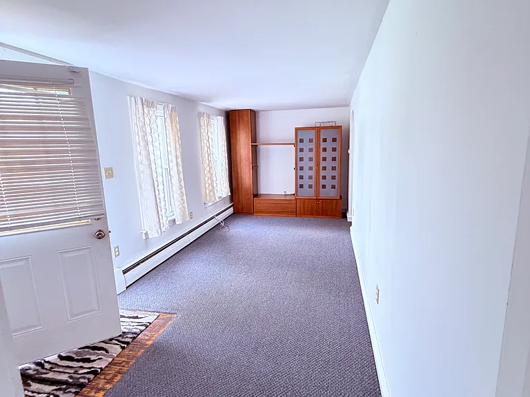 470 Crestmont Dr — Photo 5