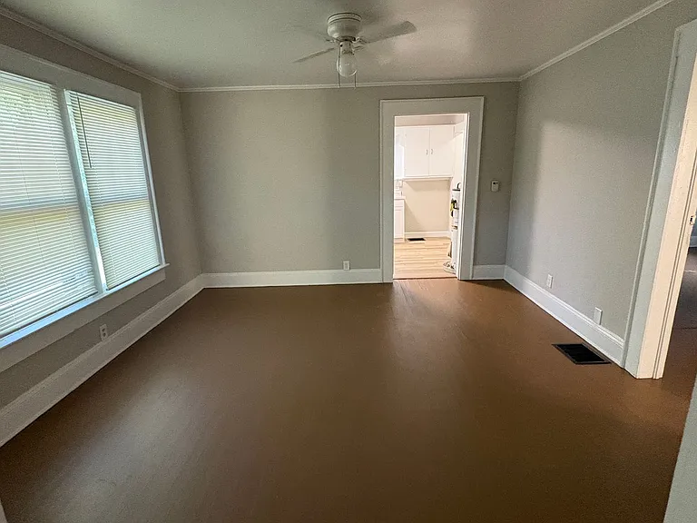 4211 Campbellton Rd SW — Photo 10