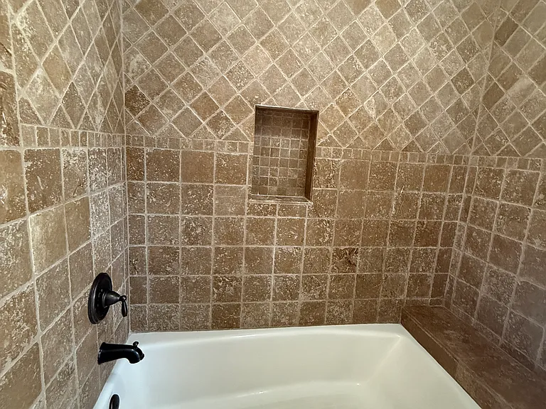 Tub/ Shower Combo