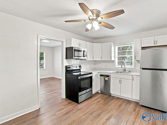 4th image of 2703 Cave Ave NW