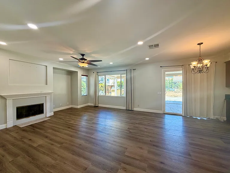 37121 Edgemont Dr — Photo 27