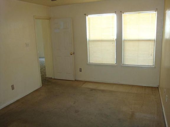 5th image of 1015 Cresswell Dr
