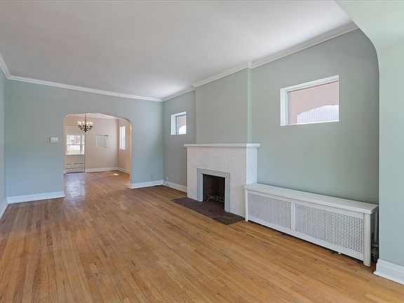 4th image of 6515 N Maplewood Ave