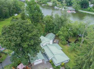 1 Dolans Dr, Greenwood Lake, NY 10925