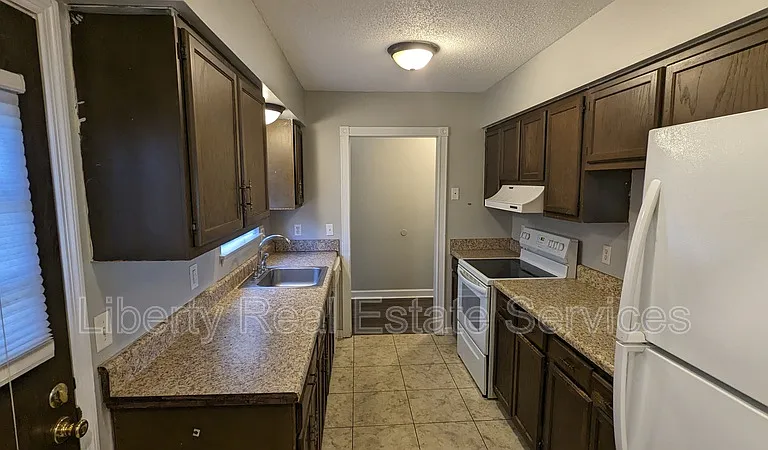 901 Olmstead Dr #16B — Photo 3
