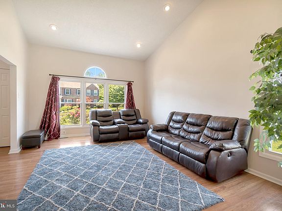 5th image of 5 Caldwell Cir