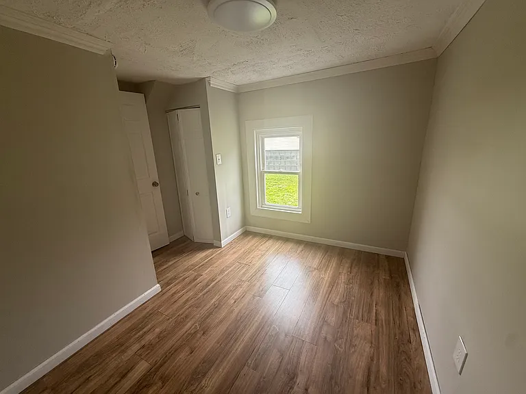 131 W Line St — Photo 29