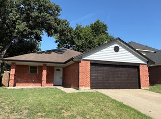 1508 Hollowbrook Ct, Fort Worth, TX 76103