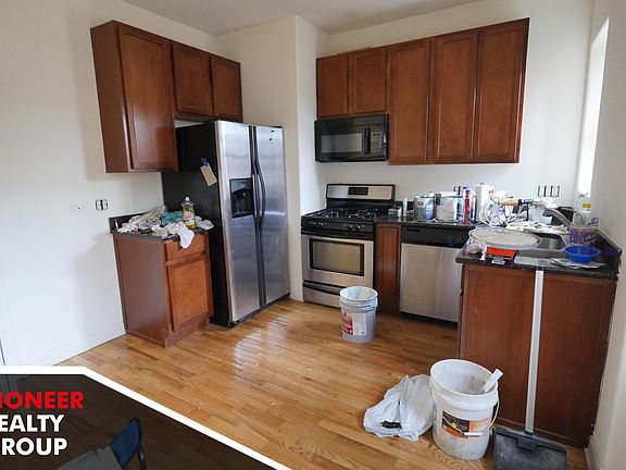 2nd image of 3240 W Leland Ave #1WW