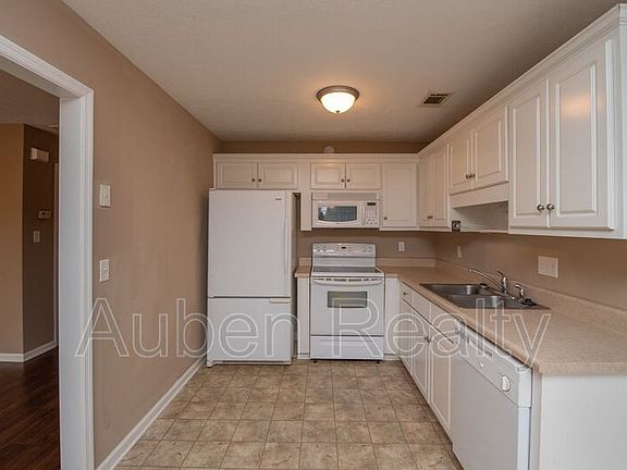 5th image of 2109 Whitney South Dr