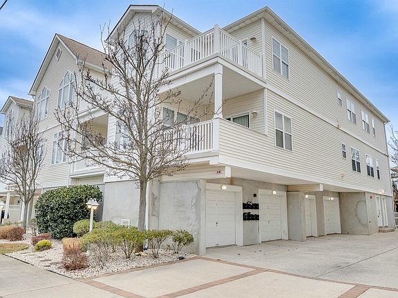 2nd image of 221 E Pine Ave #101/2