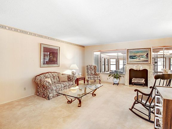 4th image of 3409 Reina Dr NE