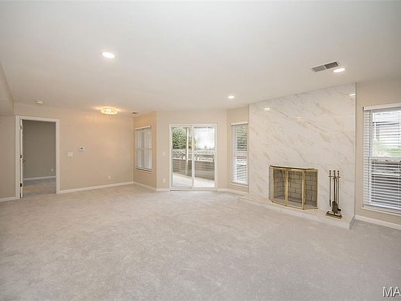 5th image of 1010 Thoreau Ct APT 211