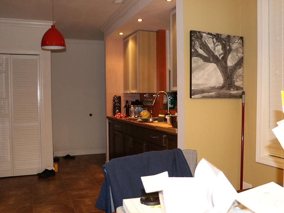 Right side of Kitchen