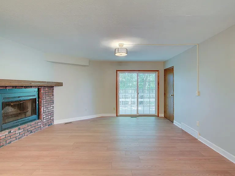 1655 Southbend Dr — Photo 9