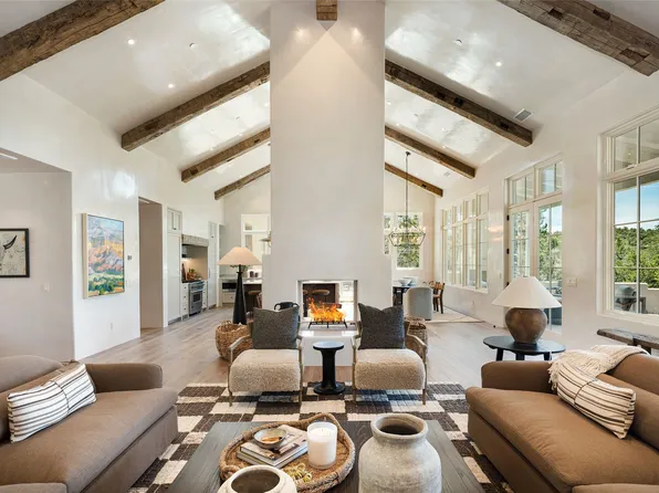 826 Gonzales Rd, Santa Fe, NM 87501