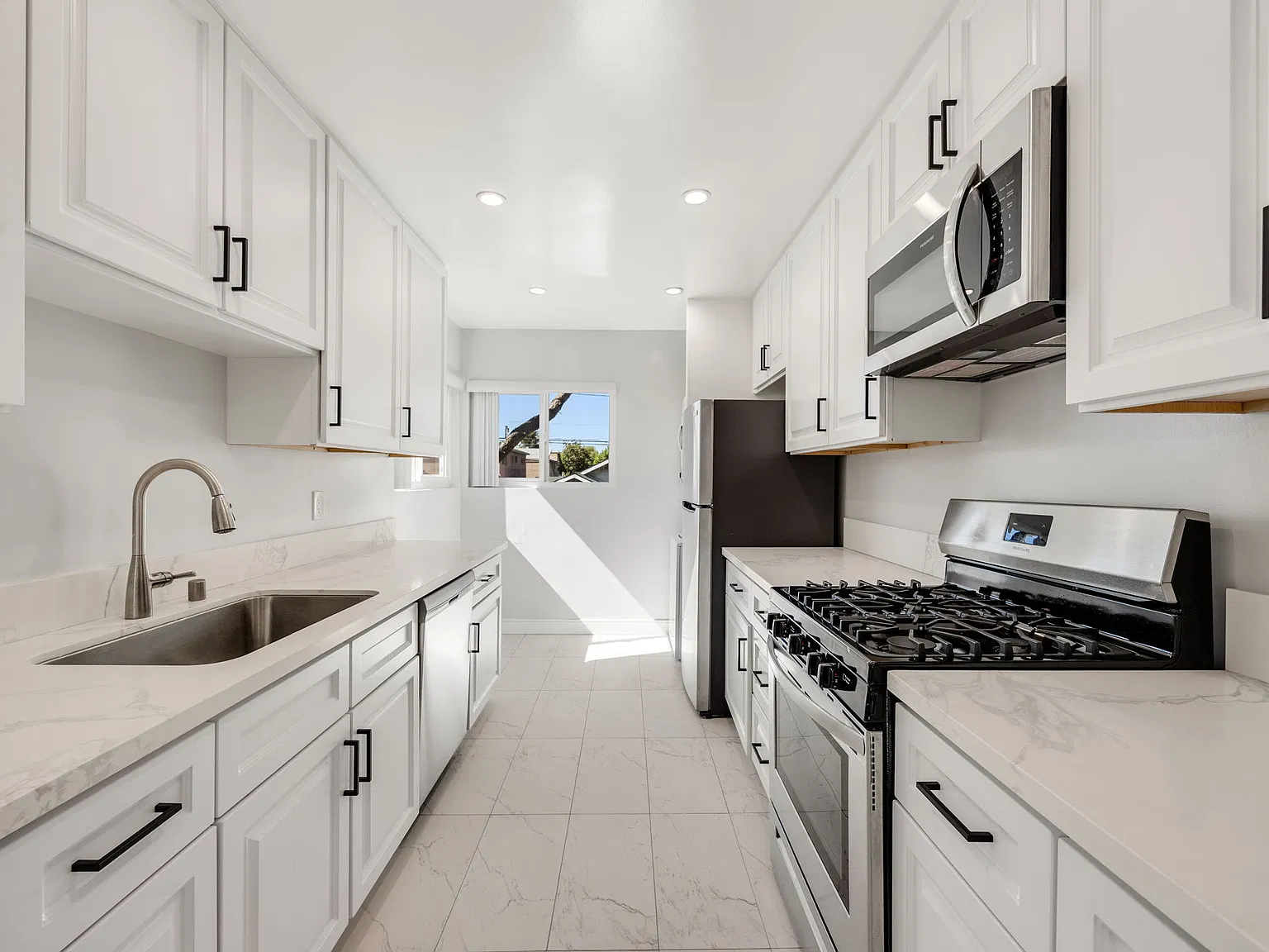 3 bed, $3,550 — Photo 1