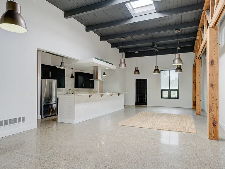 1300 Batavia Ave #2 — Photo 10