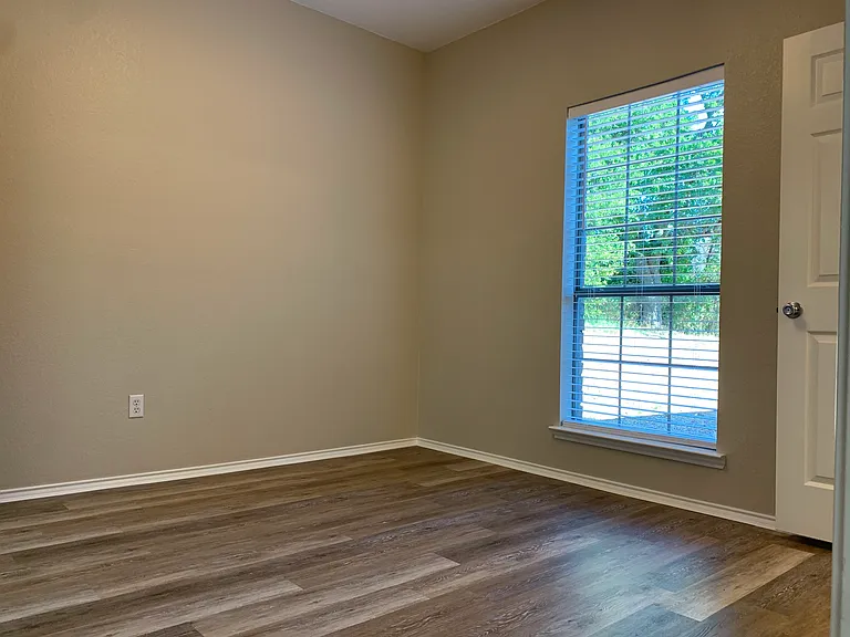 103 Lindas Creek Ln — Photo 12