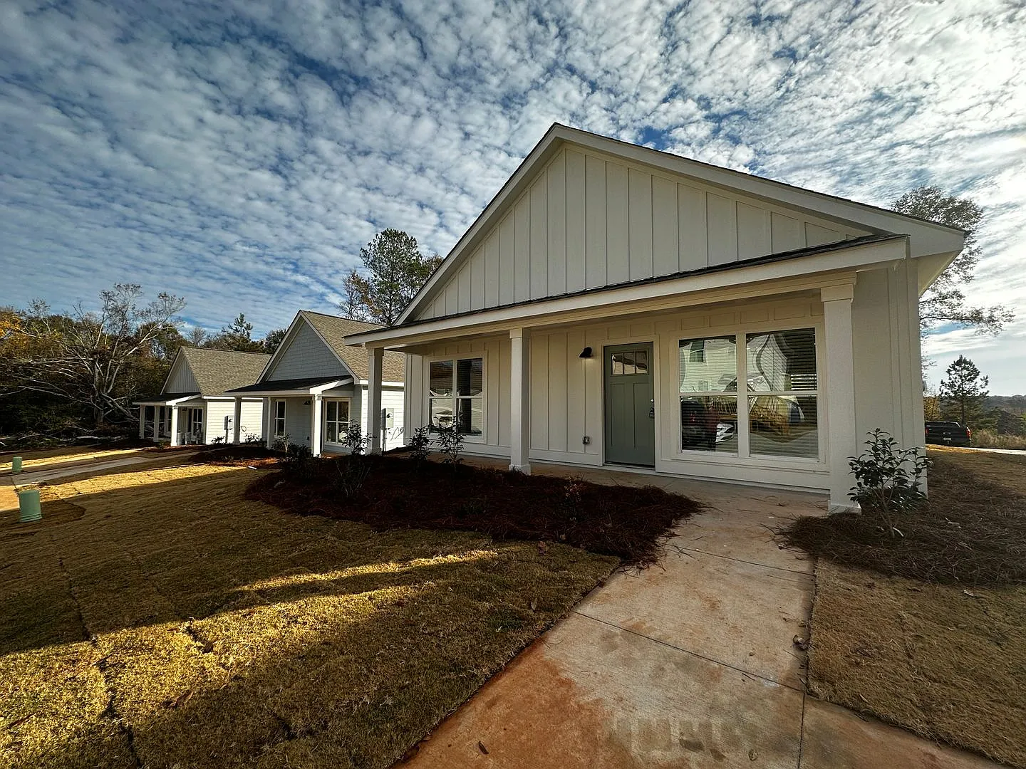 Pre-Leasing August 10th 2027! — Photo 3