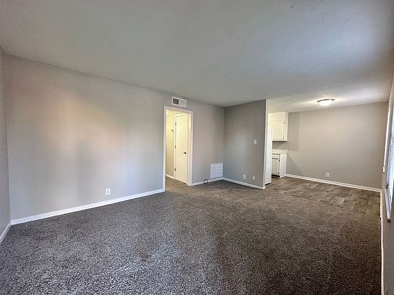3rd image of 1008 W Parkway Ave #3