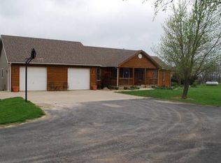 911 E 543rd Rd, Lawrence, KS 66047