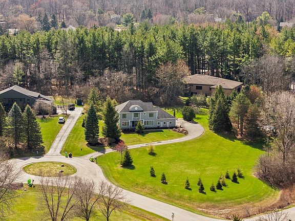 4th image of 1215 Southwood Ct