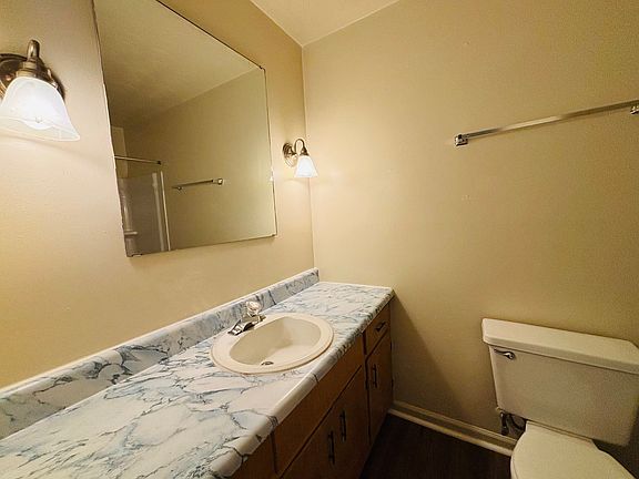 5th image of 445 Miller Ct SE #460