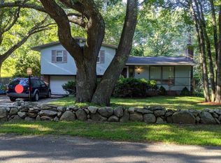 7 Nichols Rd, Kingston, RI 02881