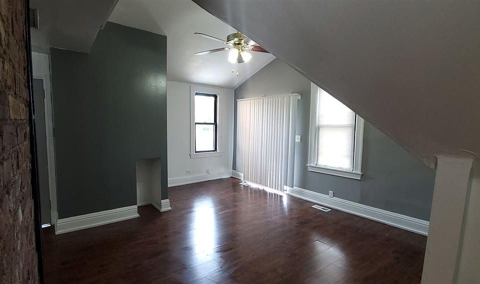 602 Wall Apt 3 Living Room 2