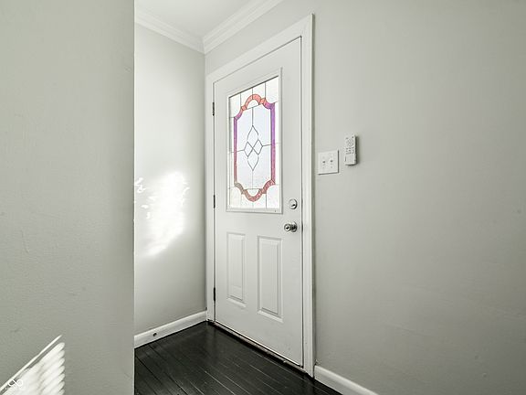 4th image of 5330 Mark Ln