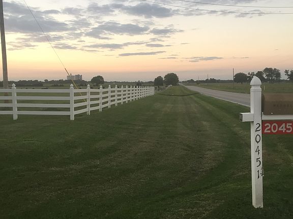 Road Frontage Vinyl Fencing