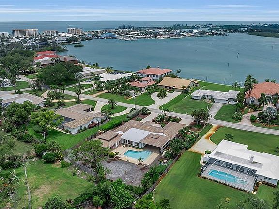 3rd image of 609 Laguna Dr