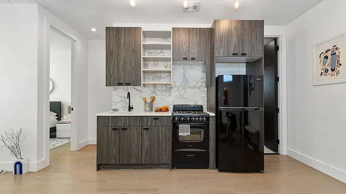 Rented by Nooklyn NYC LLC | media 18