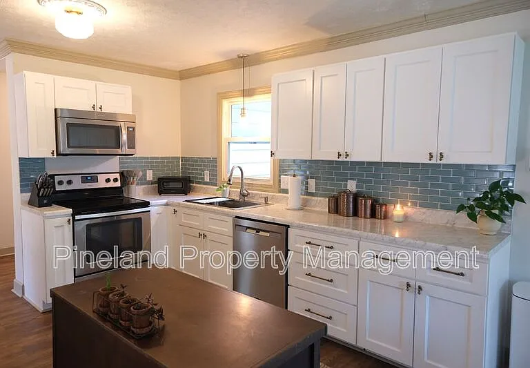 405 Andros Dr — Photo 9