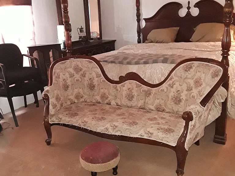 Master Bed Room With Sitting Area