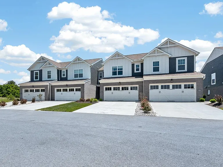 5559 Eagle Ct — Photo 2