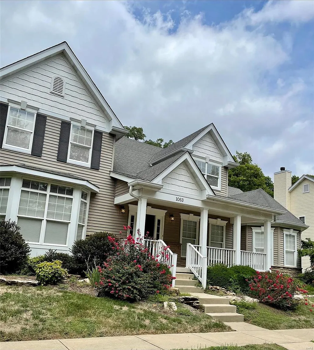 1063 Barberry Ln photo 1